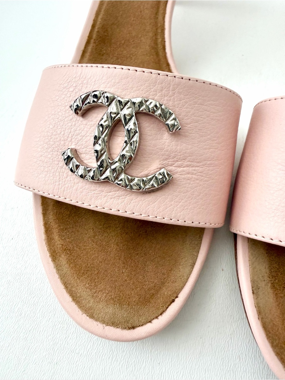 CHANEL | CC Logo Kitten Heel Mule Sandals Rose Pink Leather Open Toe EU 41 - Picture 7 of 13